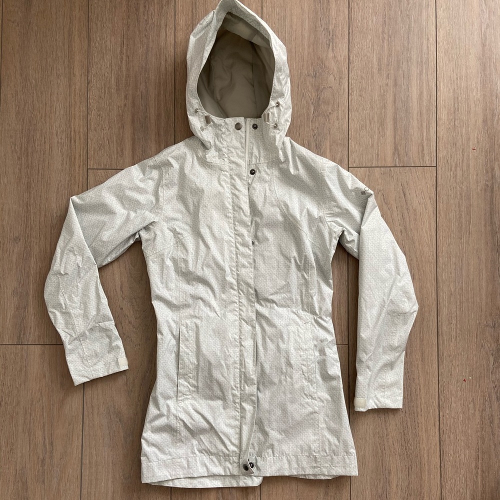 Columbia Women’s Light Gray Hooded Rain Jacket